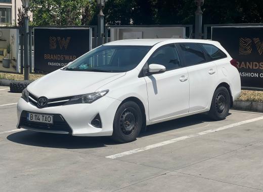 TOYOTA AURIS